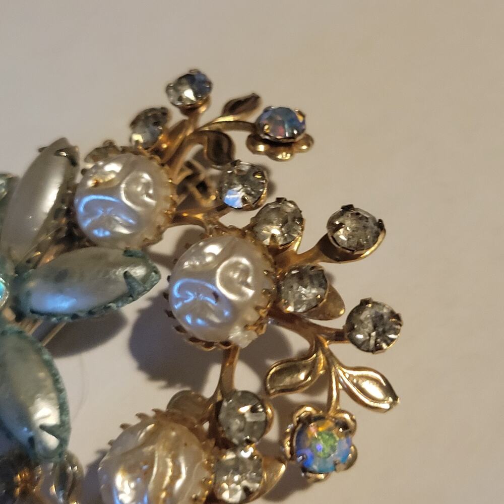 Vintage Gold Tone Faux Pearl & Rhinestone Floral Brooch Pin Iridescent Flower AB - Picture 15 of 15
